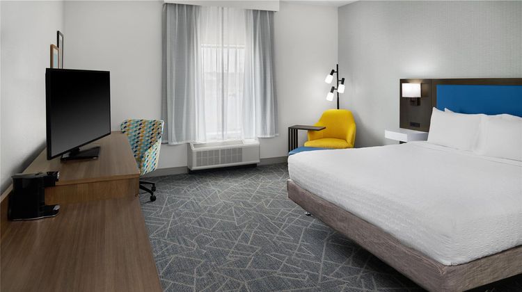 Hampton Inn & Suites Syracuse North Arpt Room