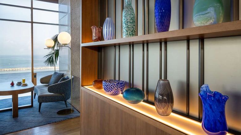 <b>The Vista at Hilton Tel Aviv Lobby</b>. Images powered by <a href="https://iceportal.shijigroup.com/" title="IcePortal" target="_blank">IcePortal</a>.
