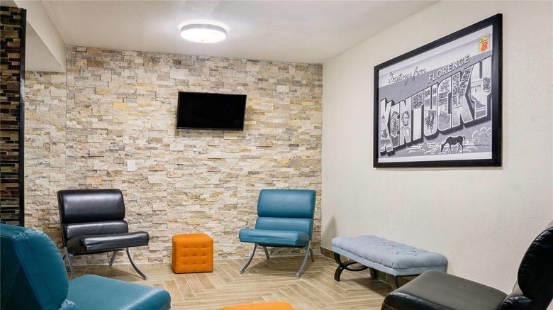 <b>Super 8 by Wyndham Florence Lobby</b>. Images powered by <a href="https://iceportal.shijigroup.com/" title="IcePortal" target="_blank">IcePortal</a>.