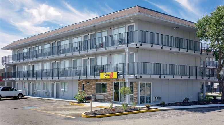 <b>Super 8 by Wyndham Florence Exterior</b>. Images powered by <a href="https://iceportal.shijigroup.com/" title="IcePortal" target="_blank">IcePortal</a>.