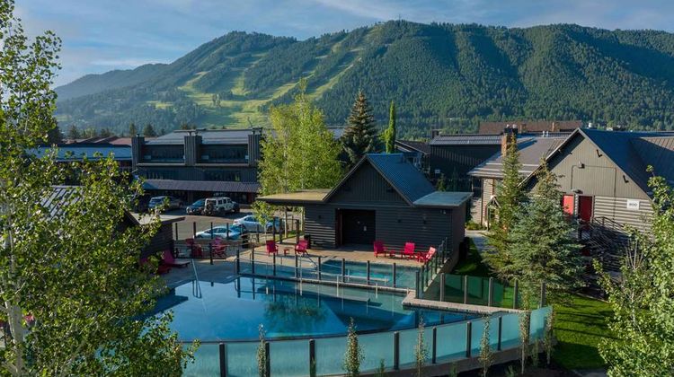Mountain Modern Pool