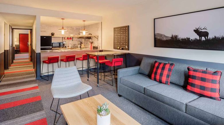 <b>Mountain Modern Suite</b>. Images powered by <a href="https://iceportal.shijigroup.com/" title="IcePortal" target="_blank">IcePortal</a>.