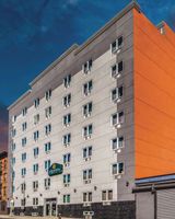 La Quinta Inn & Suites Brooklyn Central