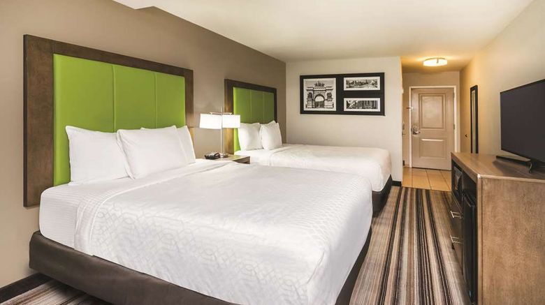 <b>La Quinta Inn & Suites Brooklyn Central Room</b>. Images powered by <a href="https://iceportal.shijigroup.com/" title="IcePortal" target="_blank">IcePortal</a>.