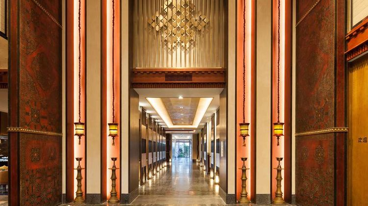 Hilton Garden Inn Shangri-La Lobby