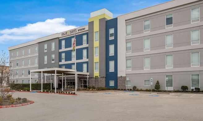 Home2 Suites by Hilton Baytown Exterior