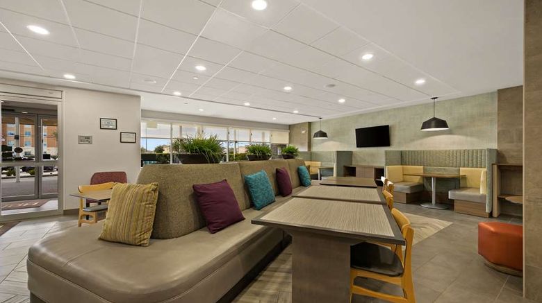 <b>Home2 Suites by Hilton Baytown Lobby</b>. Images powered by <a href="https://iceportal.shijigroup.com/" title="IcePortal" target="_blank">IcePortal</a>.