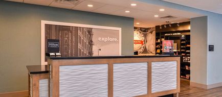Hampton Inn by Hilton Omaha Airport Lobby