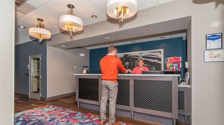 <b>Hampton Inn Norwich Lobby</b>. Images powered by <a href="https://iceportal.shijigroup.com/" title="IcePortal" target="_blank">IcePortal</a>.