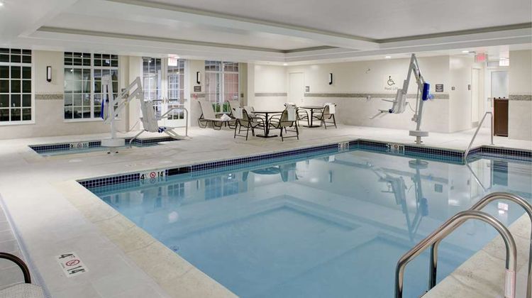 Hampton Inn & Suites Manchester Pool