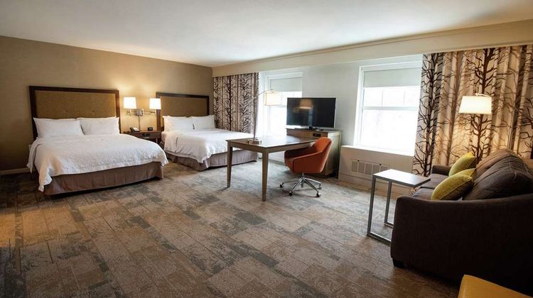 Hampton Inn & Suites Manchester Room