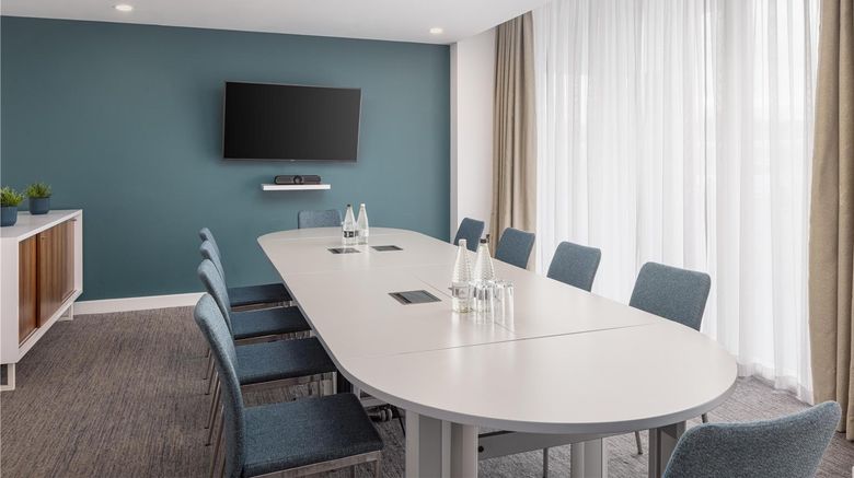 <b>Hampton by Hilton Stansted Airport Meeting</b>. Images powered by <a href="https://iceportal.shijigroup.com/" title="IcePortal" target="_blank">IcePortal</a>.