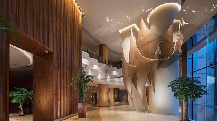 Hilton Yantai Lobby