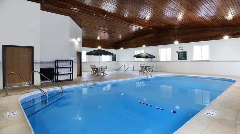 <b>Baymont Inn & Conference Center Pool</b>. Images powered by <a href="https://iceportal.shijigroup.com/" title="IcePortal" target="_blank">IcePortal</a>.