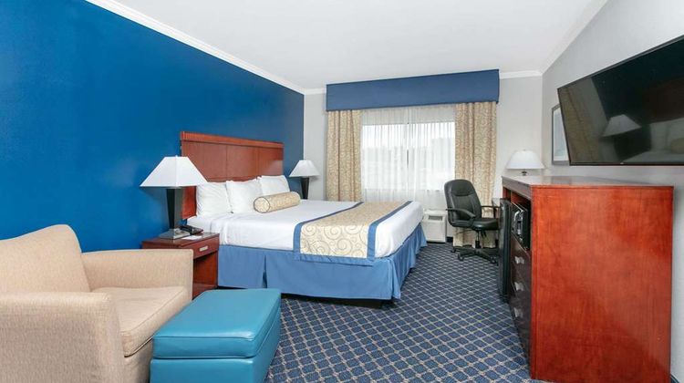 Baymont Inn & Suites McComb Room