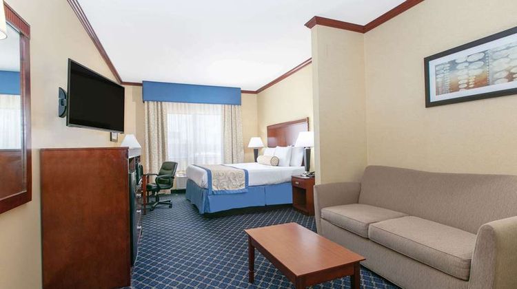 Baymont Inn & Suites McComb Suite