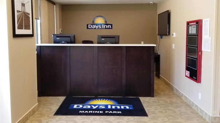 Days Inn Brooklyn Marine Park Lobby