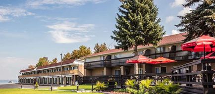 Ramada Jackson's Point Exterior