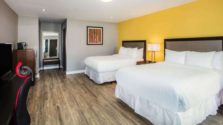 Ramada Jackson's Point Room