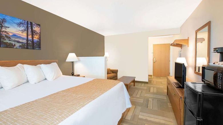 <b>Travelodge by Wyndham Spearfish Room</b>. Images powered by <a href="https://iceportal.shijigroup.com/" title="IcePortal" target="_blank">IcePortal</a>.