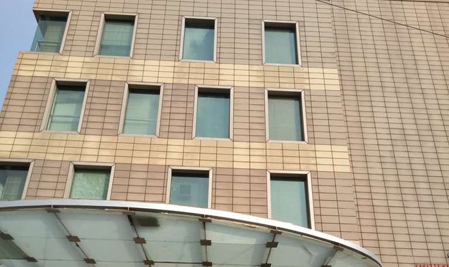 Iris Hotel Exterior