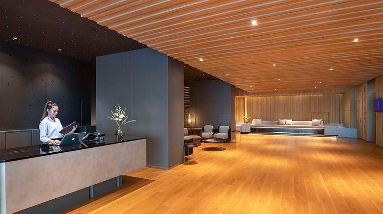 <b>Mode Sathorn Hotel Lobby</b>. Images powered by <a href="https://iceportal.shijigroup.com/" title="IcePortal" target="_blank">IcePortal</a>.