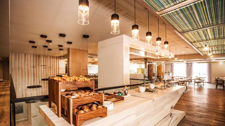 <b>StayEasy Cape Town City Bowl Restaurant</b>. Images powered by <a href="https://iceportal.shijigroup.com/" title="IcePortal" target="_blank">IcePortal</a>.