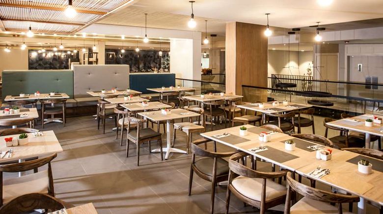 <b>StayEasy Cape Town City Bowl Restaurant</b>. Images powered by <a href="https://iceportal.shijigroup.com/" title="IcePortal" target="_blank">IcePortal</a>.