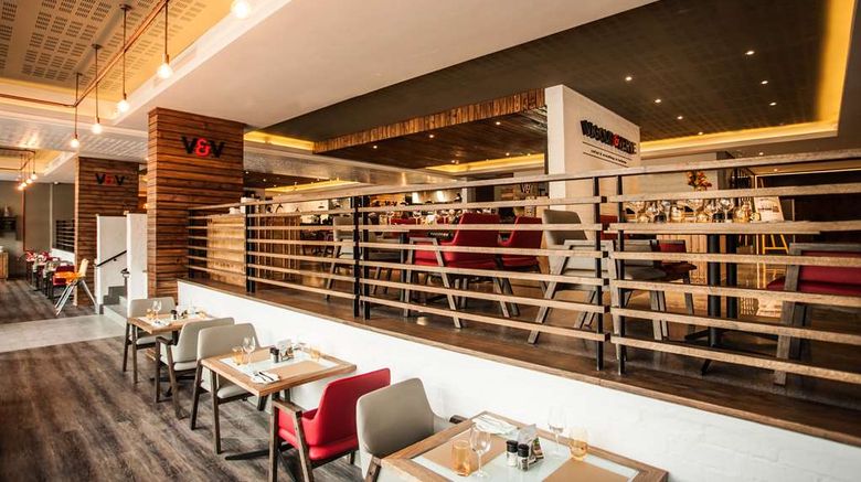 <b>SunSquare Cape Town City Bowl Restaurant</b>. Images powered by <a href="https://iceportal.shijigroup.com/" title="IcePortal" target="_blank">IcePortal</a>.