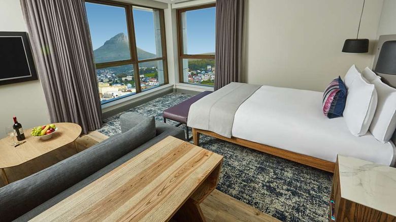 <b>SunSquare Cape Town City Bowl Room</b>. Images powered by <a href="https://iceportal.shijigroup.com/" title="IcePortal" target="_blank">IcePortal</a>.