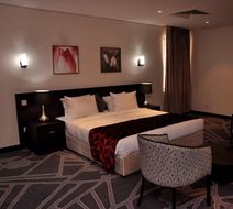 Golden Tulip Oniru Suites Room