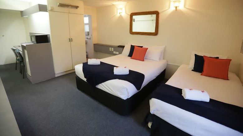 <b>Emerald Central Hotel Room</b>. Images powered by <a href="https://iceportal.shijigroup.com/" title="IcePortal" target="_blank">IcePortal</a>.