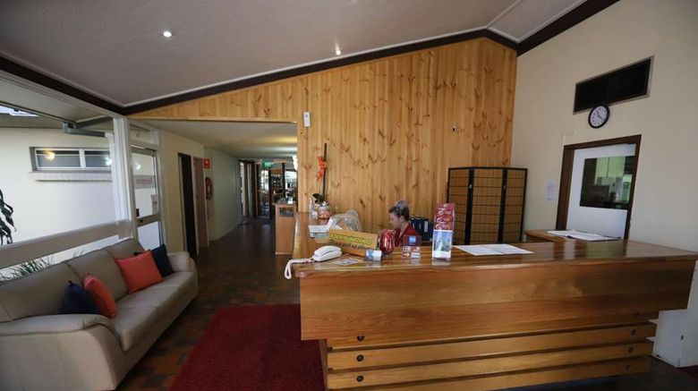 <b>Emerald Central Hotel Lobby</b>. Images powered by <a href="https://iceportal.shijigroup.com/" title="IcePortal" target="_blank">IcePortal</a>.