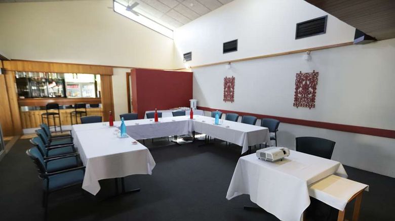 <b>Emerald Central Hotel Room</b>. Images powered by <a href="https://iceportal.shijigroup.com/" title="IcePortal" target="_blank">IcePortal</a>.