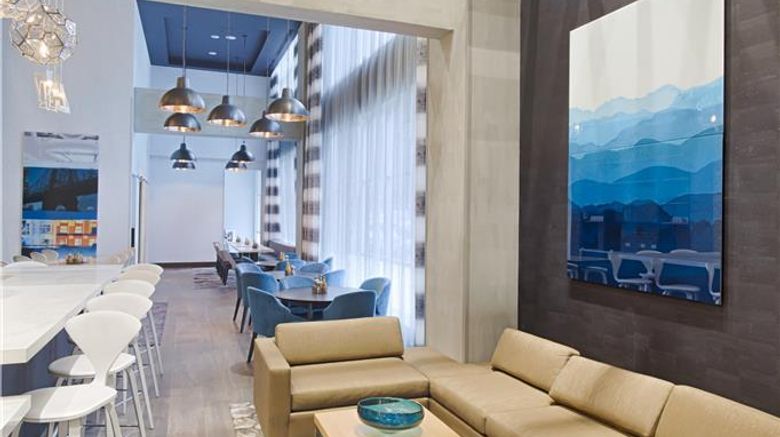 <b>Hyatt Place Long Island City Lobby</b>. Images powered by <a href="https://iceportal.shijigroup.com/" title="IcePortal" target="_blank">IcePortal</a>.