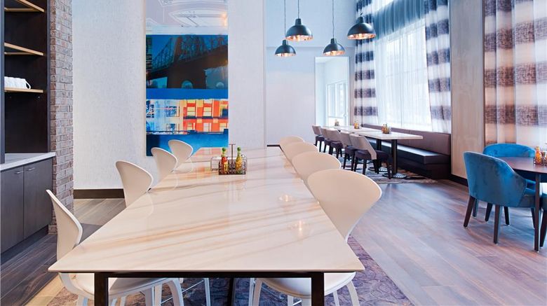 <b>Hyatt Place Long Island City Lobby</b>. Images powered by <a href="https://iceportal.shijigroup.com/" title="IcePortal" target="_blank">IcePortal</a>.