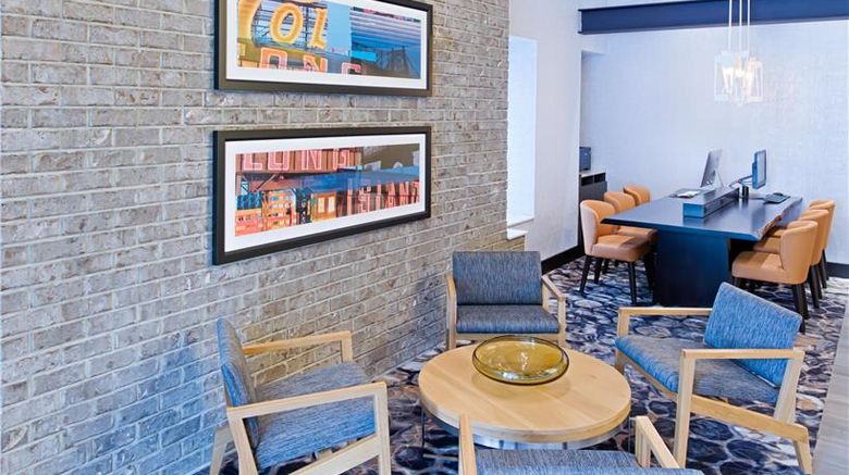 <b>Hyatt Place Long Island City Lobby</b>. Images powered by <a href="https://iceportal.shijigroup.com/" title="IcePortal" target="_blank">IcePortal</a>.