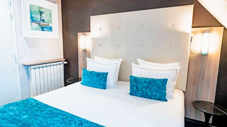 <b>Hotel de la Paix Tour Eiffel Room</b>. Images powered by <a href="https://iceportal.shijigroup.com/" title="IcePortal" target="_blank">IcePortal</a>.