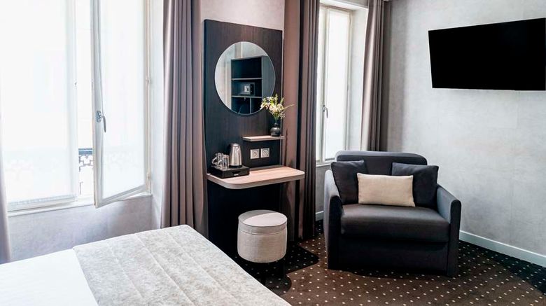 <b>Hotel de la Paix Tour Eiffel Room</b>. Images powered by <a href="https://iceportal.shijigroup.com/" title="IcePortal" target="_blank">IcePortal</a>.