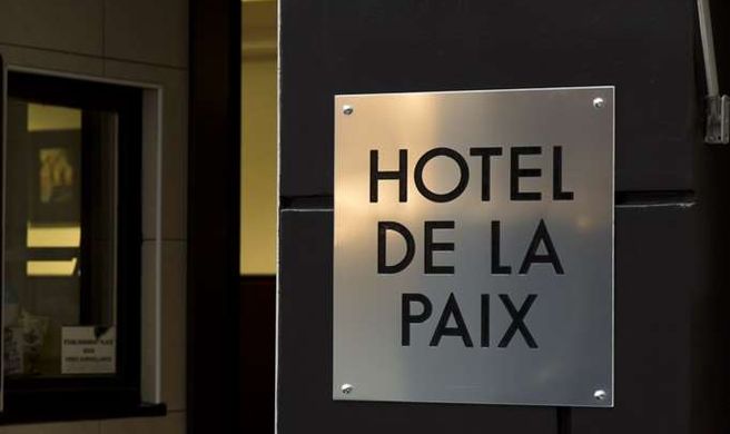 Hotel de la Paix Tour Eiffel Exterior