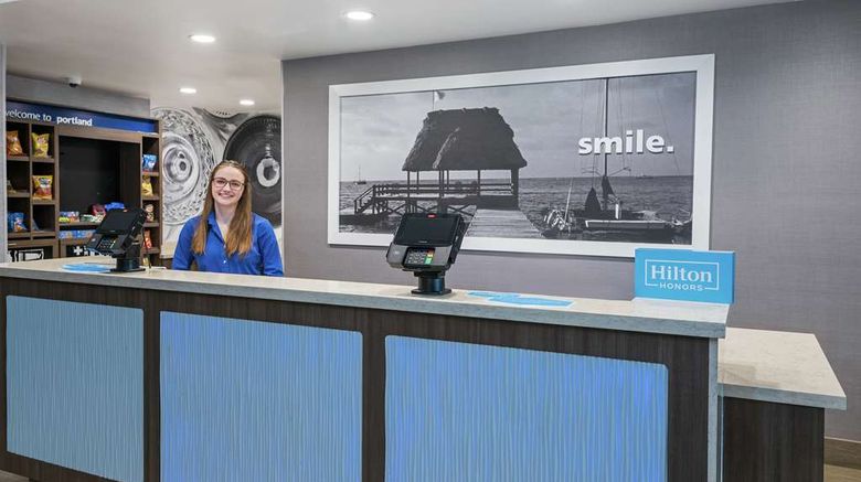 <b>Hampton Inn & Suites Portland Lobby</b>. Images powered by <a href="https://iceportal.shijigroup.com/" title="IcePortal" target="_blank">IcePortal</a>.