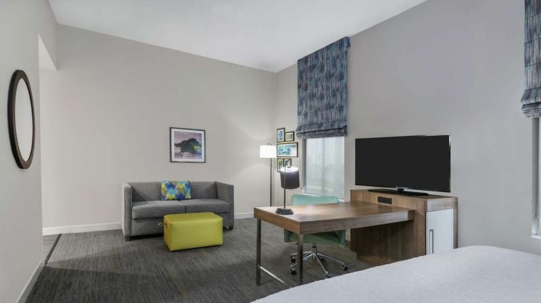 <b>Hampton Inn & Suites Portland Room</b>. Images powered by <a href="https://iceportal.shijigroup.com/" title="IcePortal" target="_blank">IcePortal</a>.
