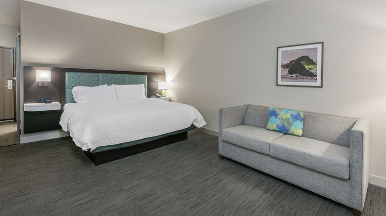 <b>Hampton Inn & Suites Portland Room</b>. Images powered by <a href="https://iceportal.shijigroup.com/" title="IcePortal" target="_blank">IcePortal</a>.