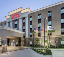 Hampton Inn & Suites Portland Exterior