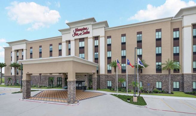 Hampton Inn & Suites Portland Exterior