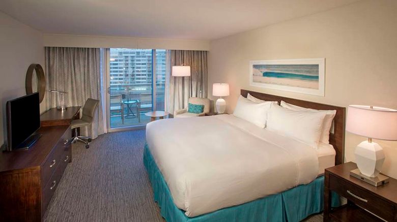 <b>DoubleTree Resort Hollywood Beach Room</b>. Images powered by <a href="https://iceportal.shijigroup.com/" title="IcePortal" target="_blank">IcePortal</a>.