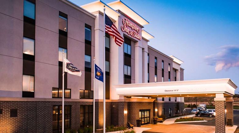 <b>Hampton Inn & Suites at Wisconsin Dells Exterior</b>. Images powered by <a href="https://iceportal.shijigroup.com/" title="IcePortal" target="_blank">IcePortal</a>.