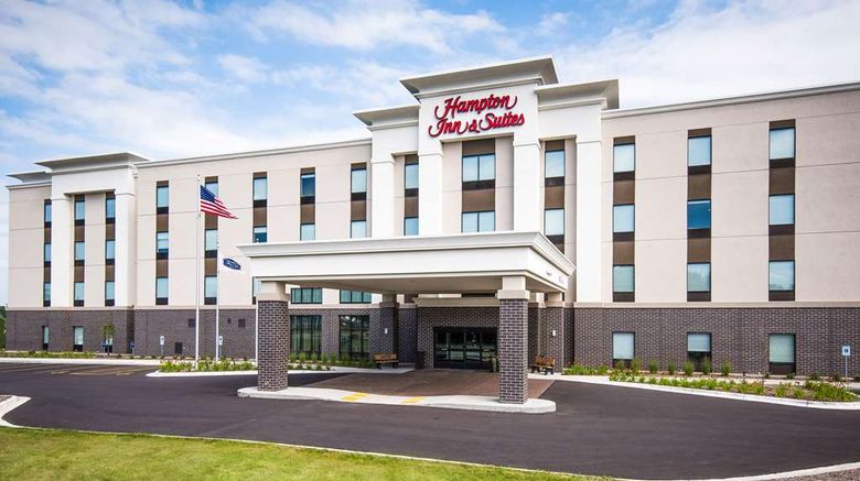 <b>Hampton Inn & Suites at Wisconsin Dells Exterior</b>. Images powered by <a href="https://iceportal.shijigroup.com/" title="IcePortal" target="_blank">IcePortal</a>.