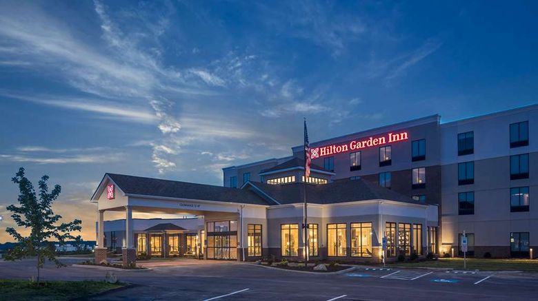 <b>Hilton Garden Inn Pittsburgh Airport Exterior</b>. Images powered by <a href="https://iceportal.shijigroup.com/" title="IcePortal" target="_blank">IcePortal</a>.