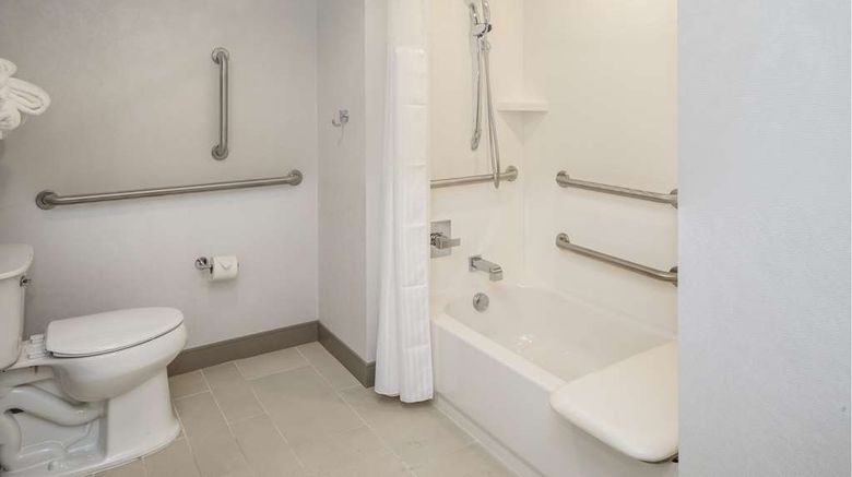 <b>Hilton Garden Inn Pittsburgh Airport Room</b>. Images powered by <a href="https://iceportal.shijigroup.com/" title="IcePortal" target="_blank">IcePortal</a>.